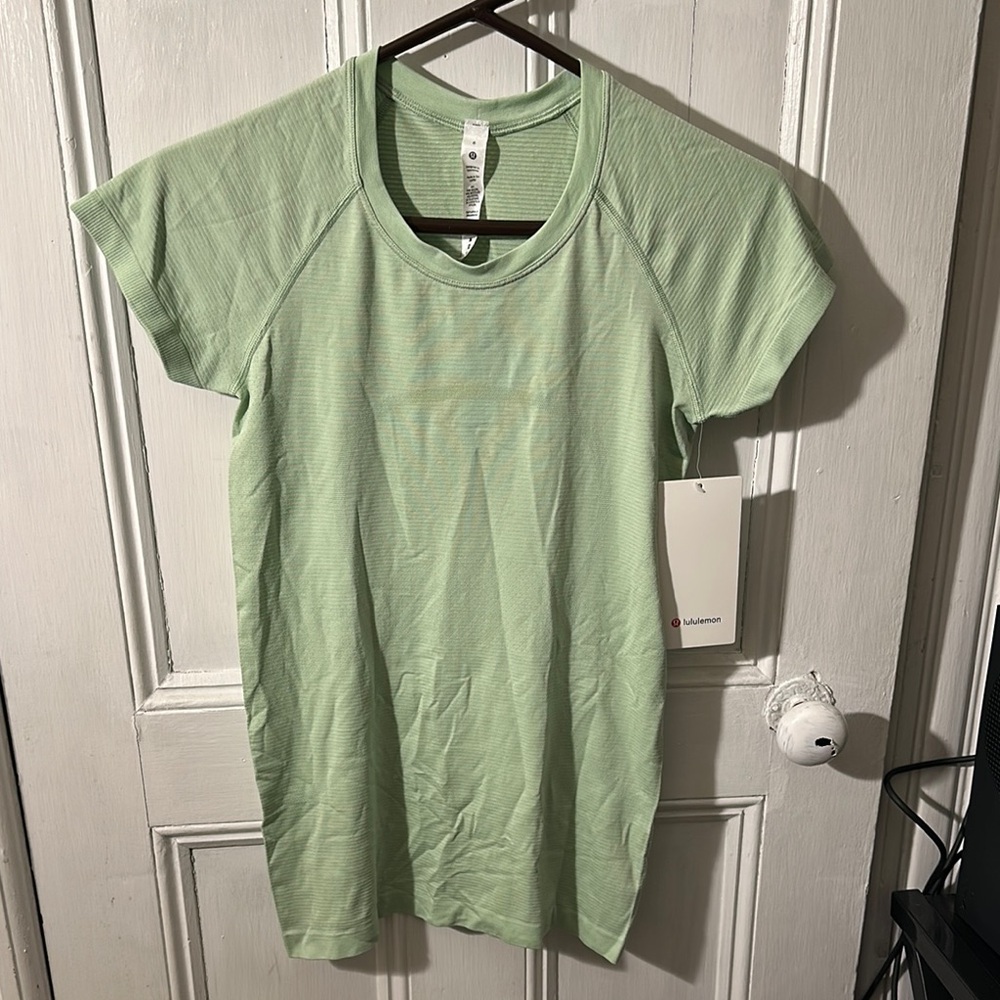 BRAND NEW Lululemon Top